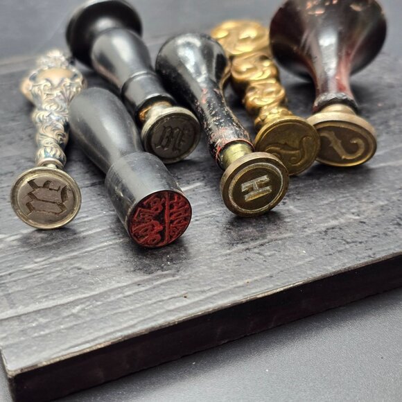 Set Of 6 Antique Wax Seal Stamp Seals Various Handles & Monograms HS286 - Picture 6 of 11